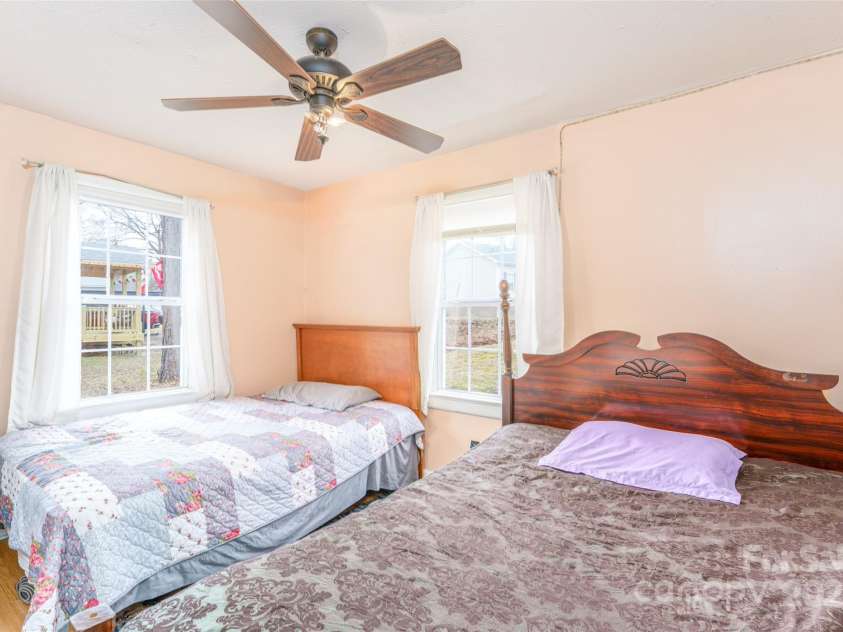 2703 Glendale Avenue, Kannapolis, NC 28081.  MLS# CAR4329348, YatesRealty ID 3266. 