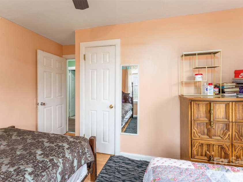 2703 Glendale Avenue, Kannapolis, NC 28081.  MLS# CAR4329348, YatesRealty ID 3266. 