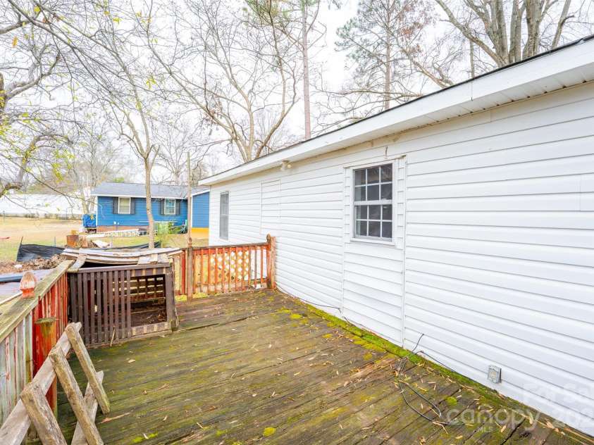 2703 Glendale Avenue, Kannapolis, NC 28081.  MLS# CAR4329348, YatesRealty ID 3266. 