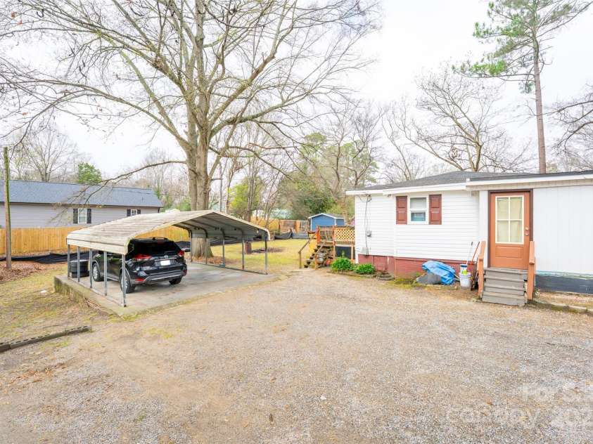 2703 Glendale Avenue, Kannapolis, NC 28081.  MLS# CAR4329348, YatesRealty ID 3266. 