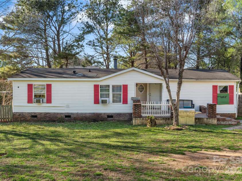 2831 Forbes Road, Gastonia, NC 28056.  MLS# CAR4239686, YatesRealty ID 3266. 