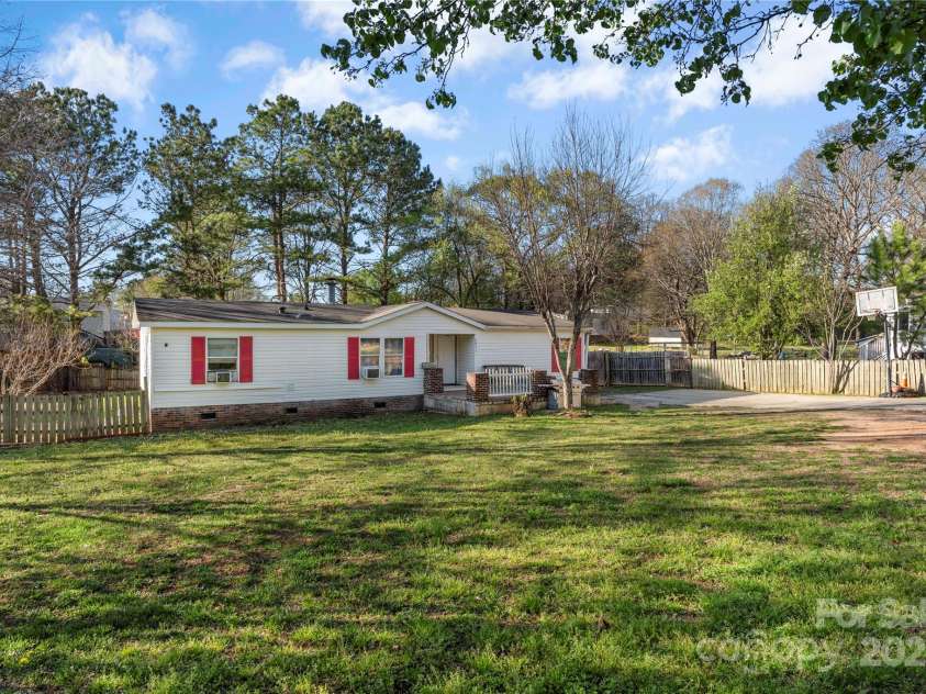 2831 Forbes Road, Gastonia, NC 28056.  MLS# CAR4239686, YatesRealty ID 3266. 