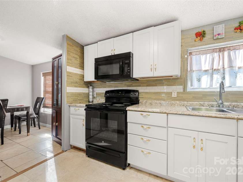 2831 Forbes Road, Gastonia, NC 28056.  MLS# CAR4239686, YatesRealty ID 3266. 