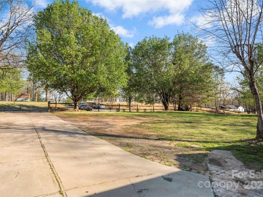 2831 Forbes Road, Gastonia, NC 28056.  MLS# CAR4239686, YatesRealty ID 3266. 
