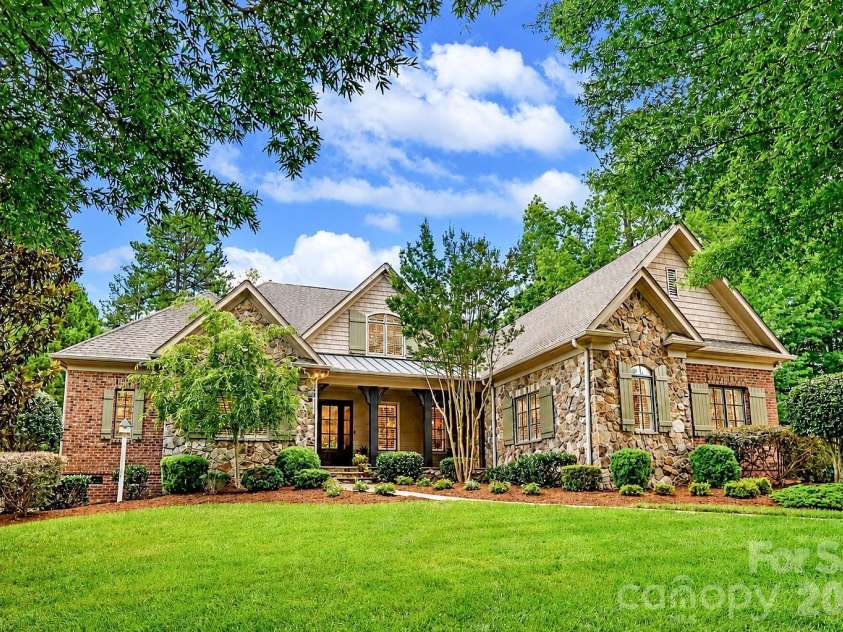 508 Hideaway Ridge Court, Matthews, NC 28105.  MLS# CAR4391252, YatesRealty ID 32660. 