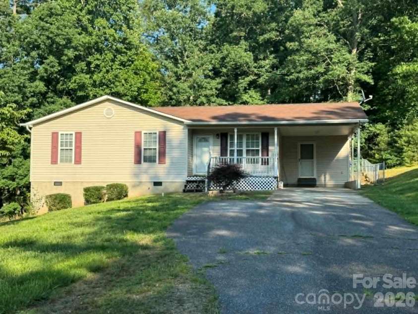 2588 Knight Drive, Lenoir, NC 28645.  MLS# CAR4393019, YatesRealty ID 32661. 