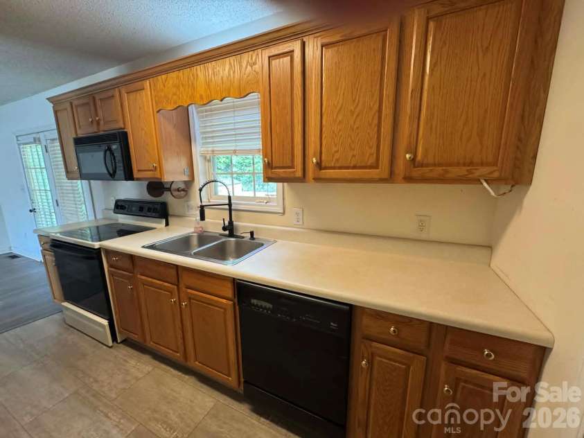 2588 Knight Drive, Lenoir, NC 28645.  MLS# CAR4393019, YatesRealty ID 32661. 