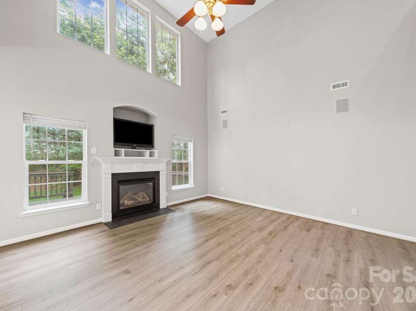 412 Amersham Lane, Waxhaw, NC 28173.  MLS# CAR4392451, YatesRealty ID 32662. 
