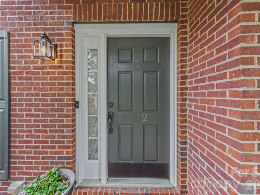 412 Amersham Lane, Waxhaw, NC 28173.  MLS# CAR4392451, YatesRealty ID 32662. 