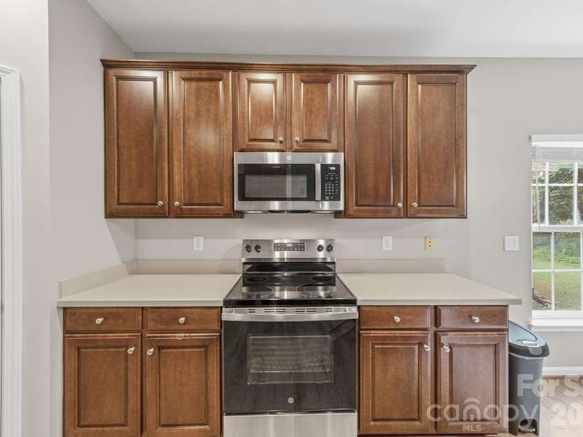 412 Amersham Lane, Waxhaw, NC 28173.  MLS# CAR4392451, YatesRealty ID 32662. 