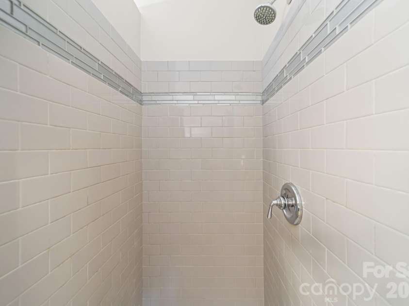 412 Amersham Lane, Waxhaw, NC 28173.  MLS# CAR4392451, YatesRealty ID 32662. 