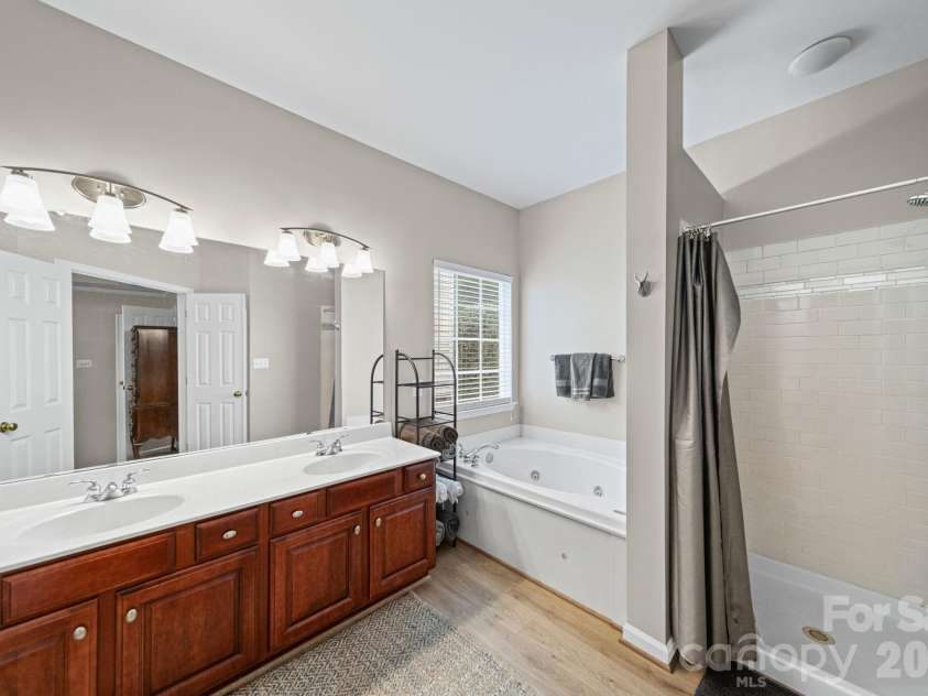 412 Amersham Lane, Waxhaw, NC 28173.  MLS# CAR4392451, YatesRealty ID 32662. 