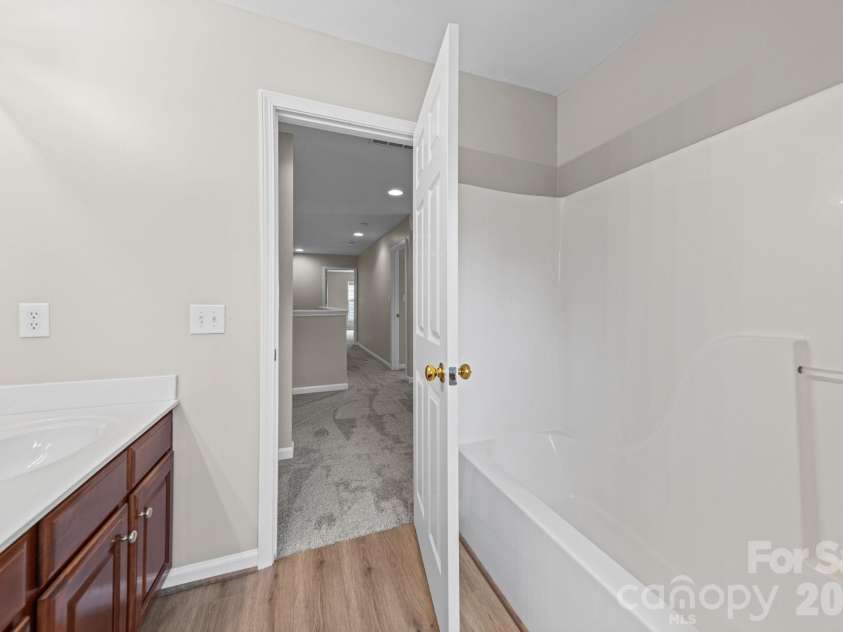 412 Amersham Lane, Waxhaw, NC 28173.  MLS# CAR4392451, YatesRealty ID 32662. 