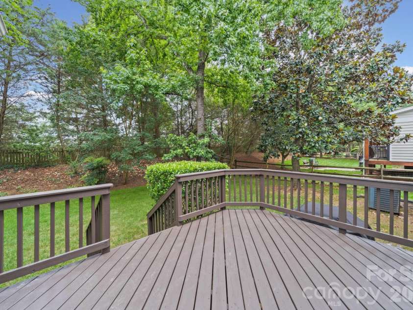 412 Amersham Lane, Waxhaw, NC 28173.  MLS# CAR4392451, YatesRealty ID 32662. 