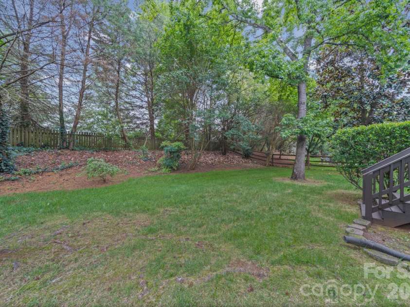 412 Amersham Lane, Waxhaw, NC 28173.  MLS# CAR4392451, YatesRealty ID 32662. 