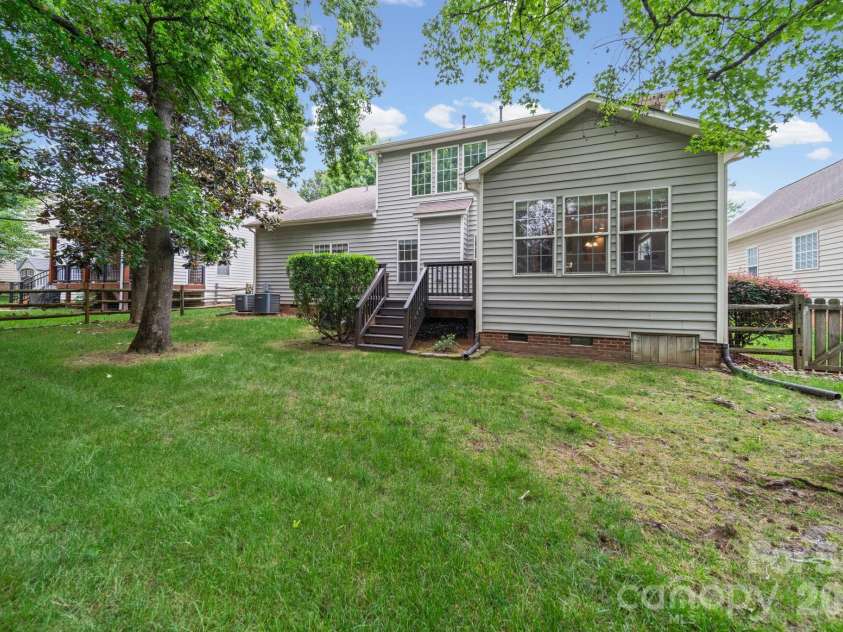 412 Amersham Lane, Waxhaw, NC 28173.  MLS# CAR4392451, YatesRealty ID 32662. 