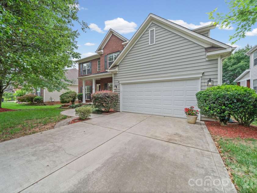412 Amersham Lane, Waxhaw, NC 28173.  MLS# CAR4392451, YatesRealty ID 32662. 