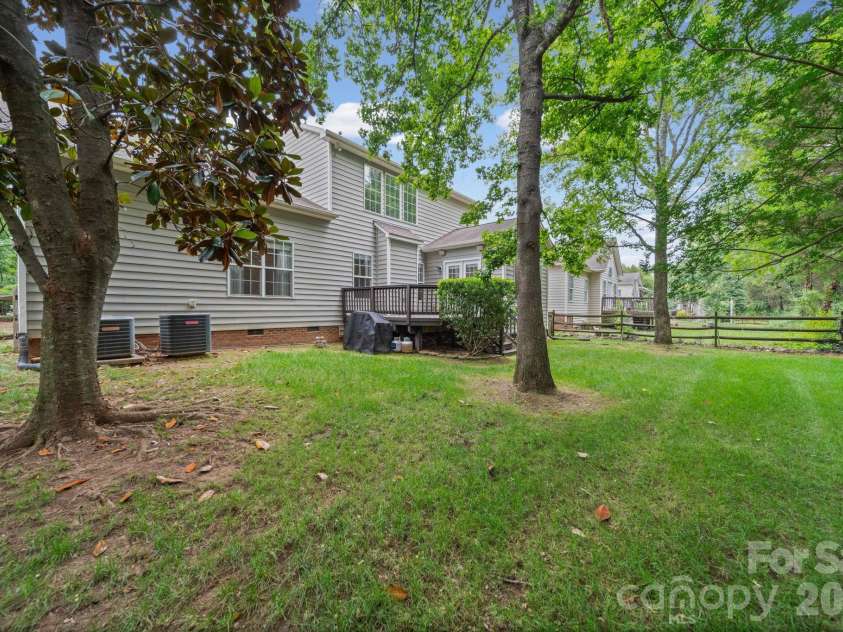 412 Amersham Lane, Waxhaw, NC 28173.  MLS# CAR4392451, YatesRealty ID 32662. 