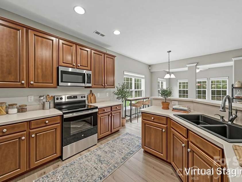412 Amersham Lane, Waxhaw, NC 28173.  MLS# CAR4392451, YatesRealty ID 32662. 