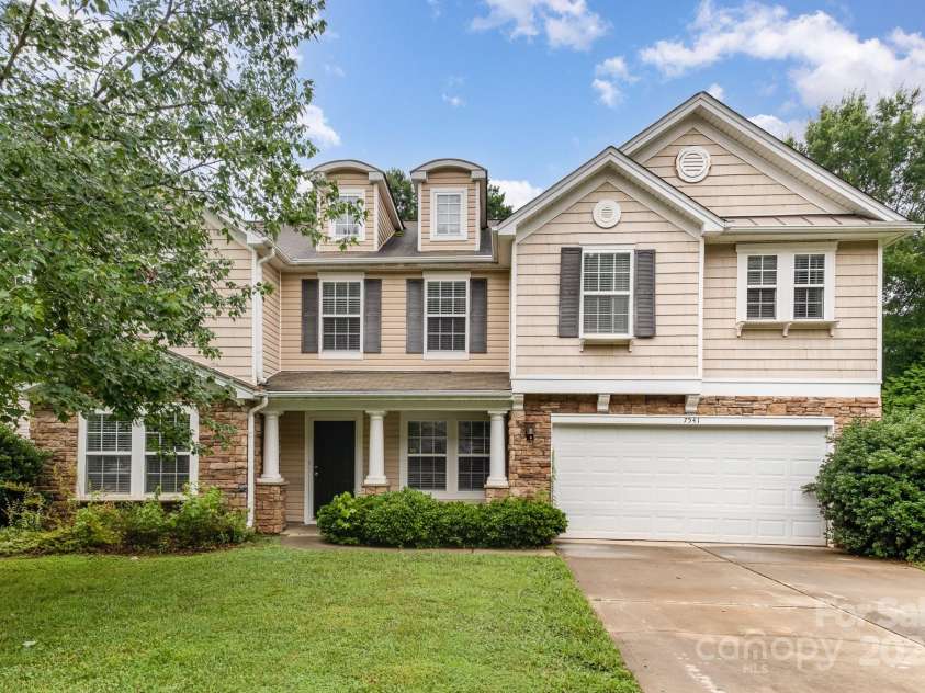 7541 Brookwood Valley Lane, Mint Hill, NC 28227.  MLS# CAR4277261, YatesRealty ID 32662. 