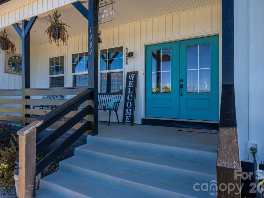 1484 Null Road, Lincolnton, NC 28092.  MLS# CAR4390106, YatesRealty ID 32663. Front Entry