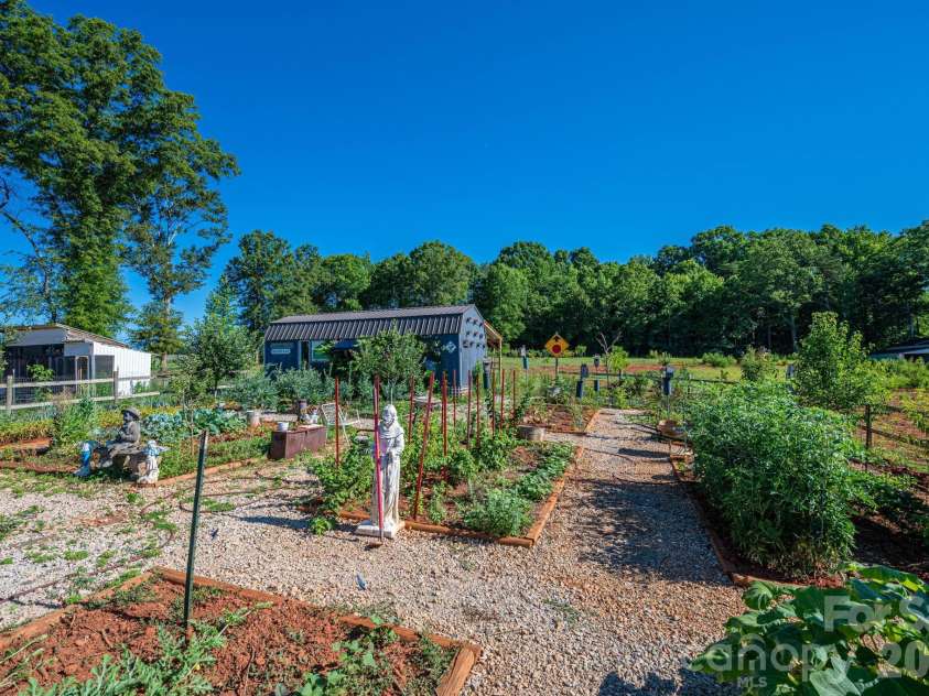 1484 Null Road, Lincolnton, NC 28092.  MLS# CAR4390106, YatesRealty ID 32663. Gardens