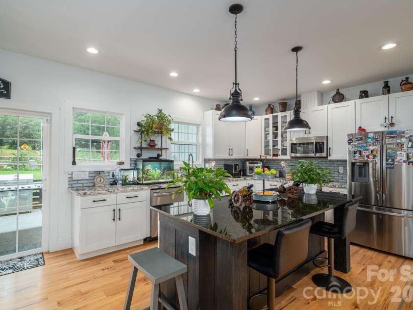 1484 Null Road, Lincolnton, NC 28092.  MLS# CAR4390106, YatesRealty ID 32663. Kitchen
