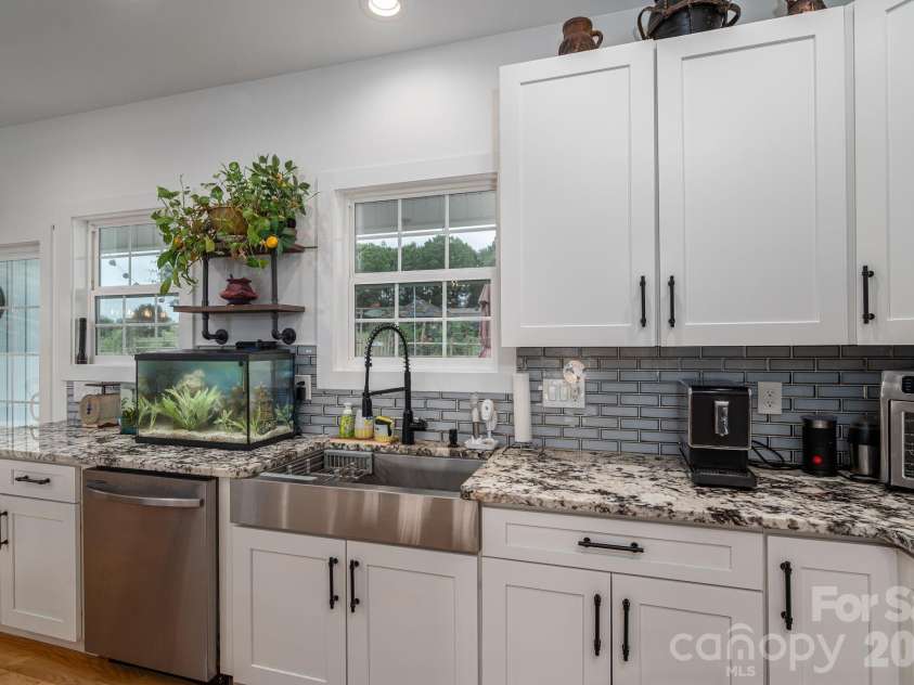 1484 Null Road, Lincolnton, NC 28092.  MLS# CAR4390106, YatesRealty ID 32663. Kitchen
