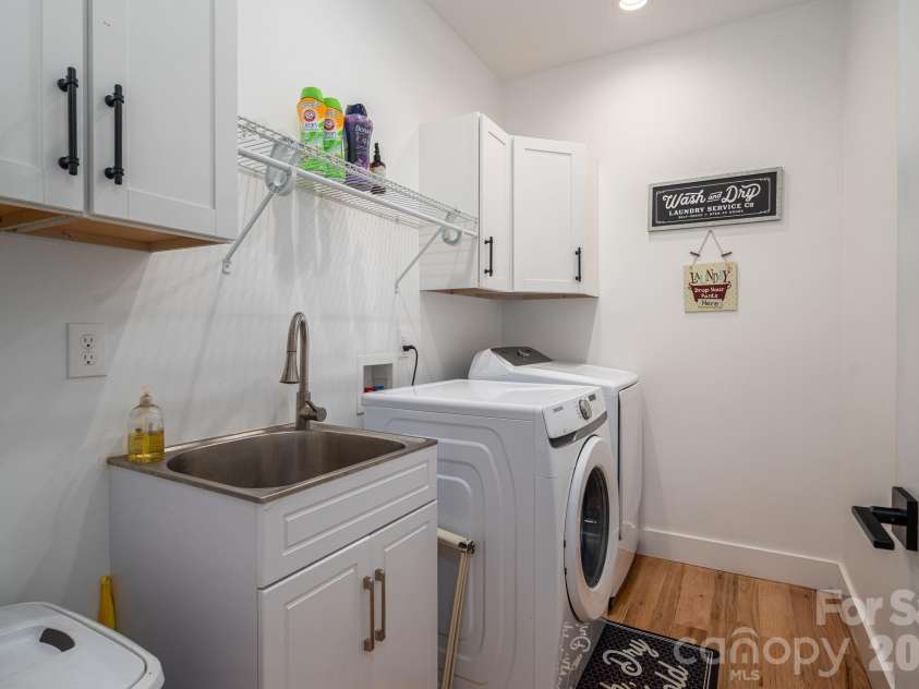 1484 Null Road, Lincolnton, NC 28092.  MLS# CAR4390106, YatesRealty ID 32663. Laundry