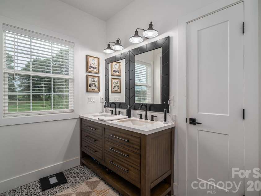 1484 Null Road, Lincolnton, NC 28092.  MLS# CAR4390106, YatesRealty ID 32663. Primary Bath
