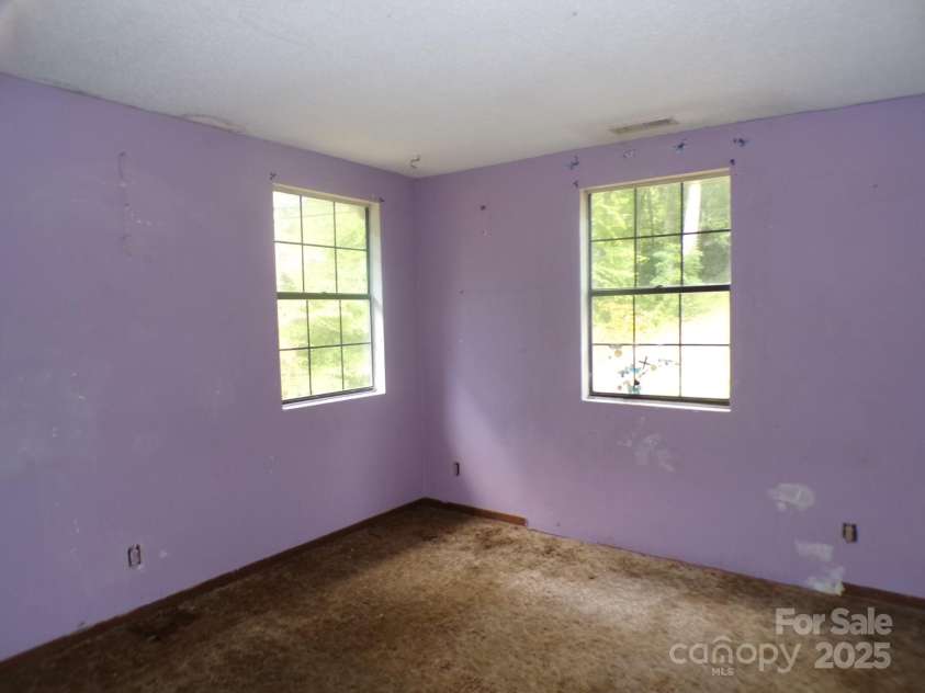 620 Hutch Mountain Road, Fletcher, NC 28732.  MLS# CAR4293164, YatesRealty ID 32663. 