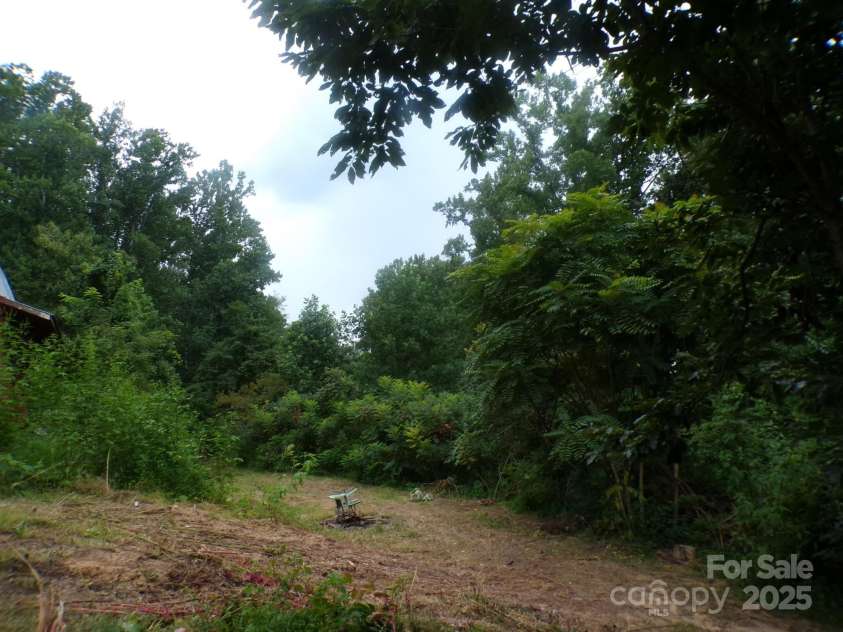 620 Hutch Mountain Road, Fletcher, NC 28732.  MLS# CAR4293164, YatesRealty ID 32663. 