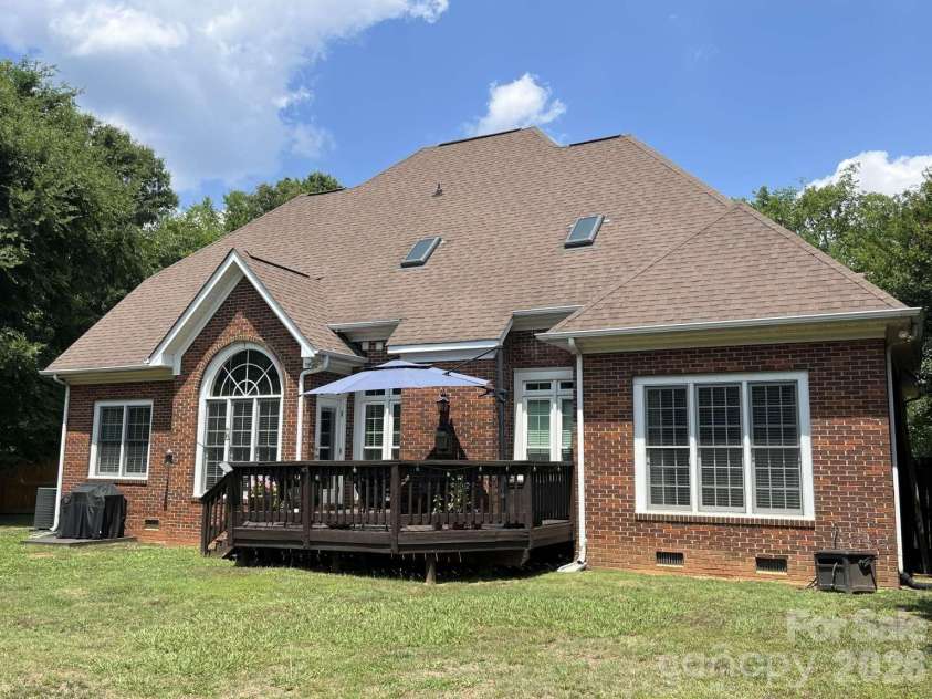 10300 Lady Grace Lane, Charlotte, NC 28270.  MLS# CAR4396007, YatesRealty ID 32664. 