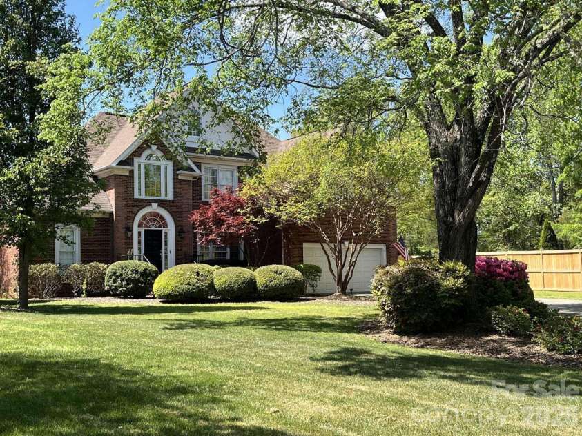 10300 Lady Grace Lane, Charlotte, NC 28270.  MLS# CAR4396007, YatesRealty ID 32664. 