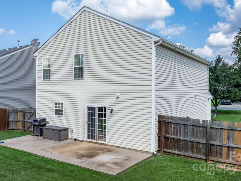 1409 River Run Road, Lowell, NC 28098.  MLS# CAR4292912, YatesRealty ID 32664. 