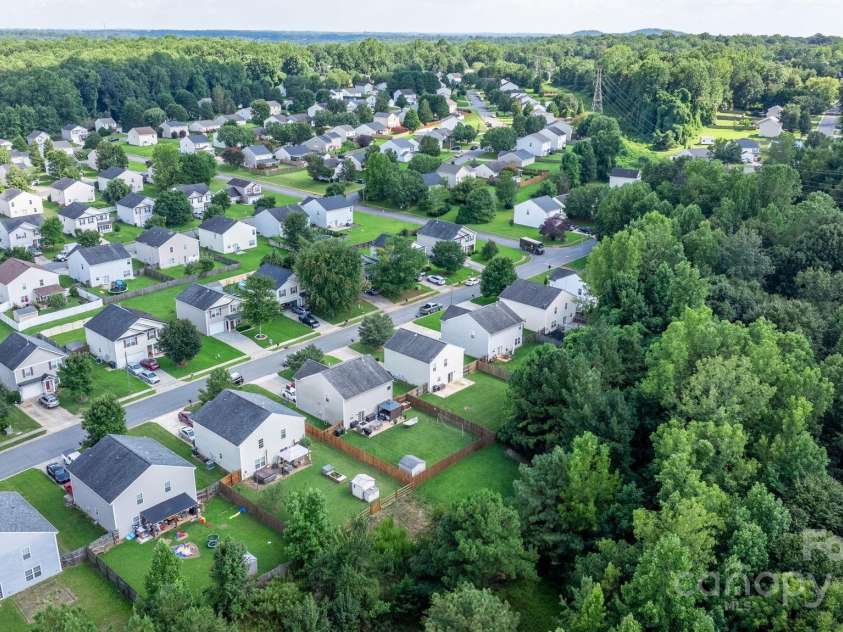 1409 River Run Road, Lowell, NC 28098.  MLS# CAR4292912, YatesRealty ID 32664. 