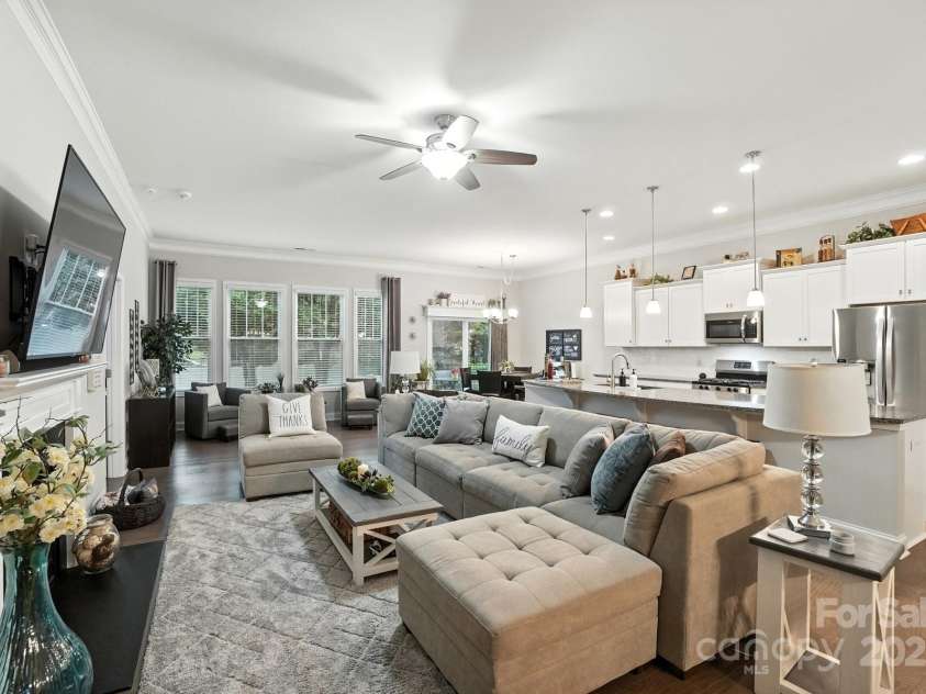 105 Wedge View Way, Statesville, NC 28677.  MLS# CAR4291064, YatesRealty ID 32665. 