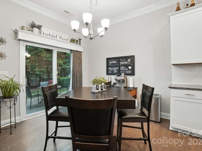105 Wedge View Way, Statesville, NC 28677.  MLS# CAR4291064, YatesRealty ID 32665. Breakfast Dining