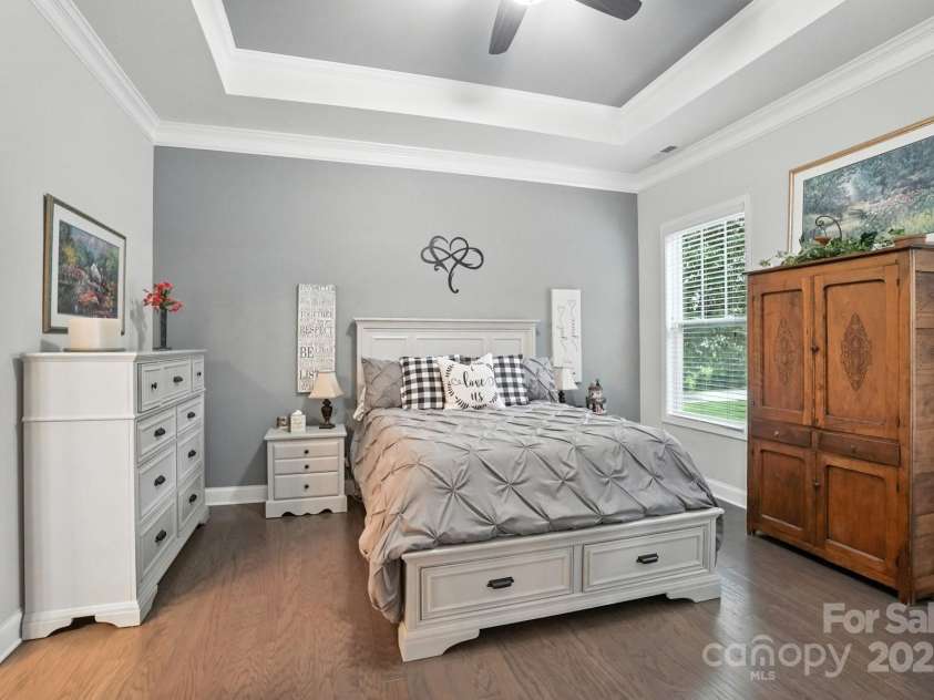 105 Wedge View Way, Statesville, NC 28677.  MLS# CAR4291064, YatesRealty ID 32665. Primary Suite