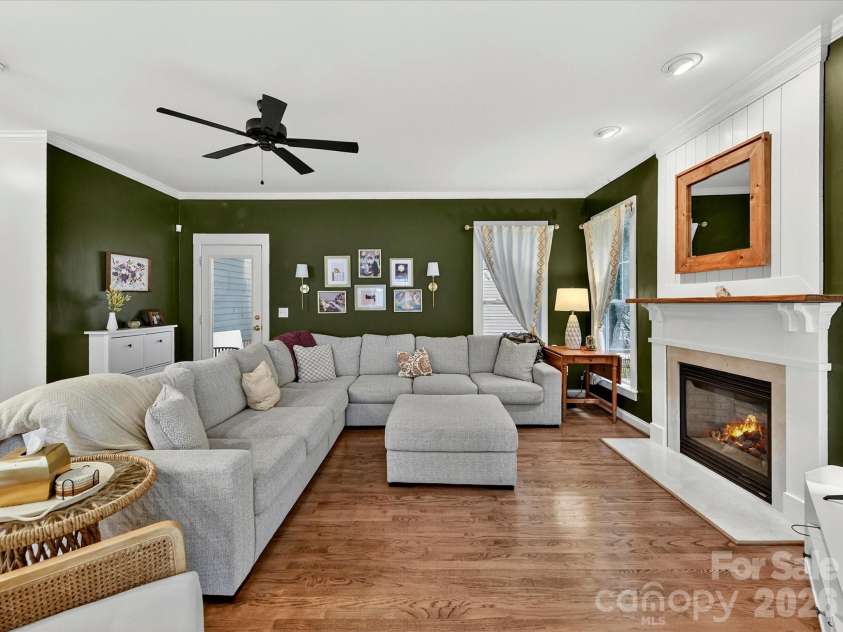 7553 Thorn Creek Lane, Tega Cay, SC 29708.  MLS# CAR4389112, YatesRealty ID 32665. 
