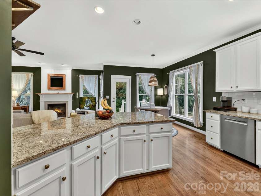 7553 Thorn Creek Lane, Tega Cay, SC 29708.  MLS# CAR4389112, YatesRealty ID 32665. 