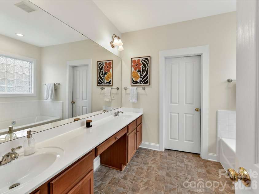 7553 Thorn Creek Lane, Tega Cay, SC 29708.  MLS# CAR4389112, YatesRealty ID 32665. 