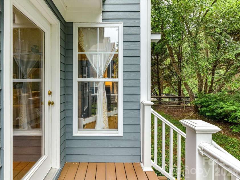 7553 Thorn Creek Lane, Tega Cay, SC 29708.  MLS# CAR4389112, YatesRealty ID 32665. 