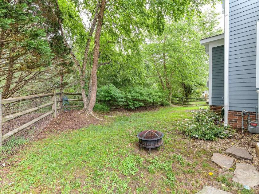 7553 Thorn Creek Lane, Tega Cay, SC 29708.  MLS# CAR4389112, YatesRealty ID 32665. 