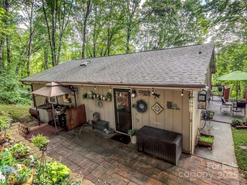 346 Wendy Way, Clyde, NC 28721.  MLS# CAR4289495, YatesRealty ID 32667. 