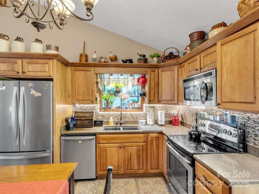 346 Wendy Way, Clyde, NC 28721.  MLS# CAR4289495, YatesRealty ID 32667. 