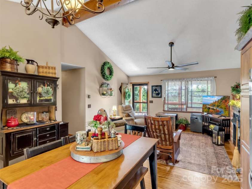 346 Wendy Way, Clyde, NC 28721.  MLS# CAR4289495, YatesRealty ID 32667. 