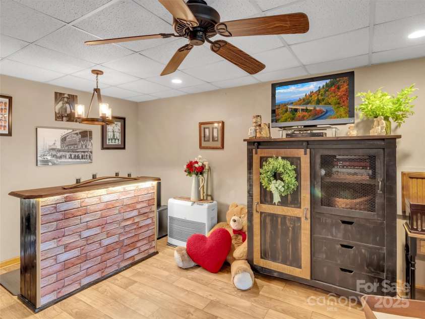 346 Wendy Way, Clyde, NC 28721.  MLS# CAR4289495, YatesRealty ID 32667. 