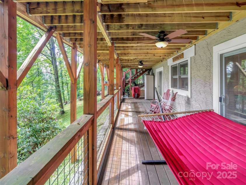 346 Wendy Way, Clyde, NC 28721.  MLS# CAR4289495, YatesRealty ID 32667. 