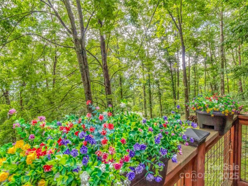 346 Wendy Way, Clyde, NC 28721.  MLS# CAR4289495, YatesRealty ID 32667. 